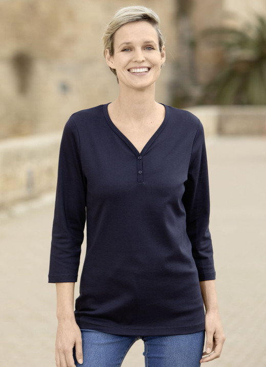3/4-Arm - Shirt mit kurzer Knopfleiste, in Größe 038 bis 054, in Farbe NACHTBLAU
