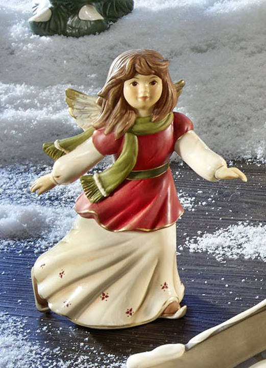 Goebel-Figuren - Winterliche Szene: Tolle Himmelsboten im Winterwald, in Farbe BUNT, in Ausführung Engel mit Schlittschuhen Ansicht 1