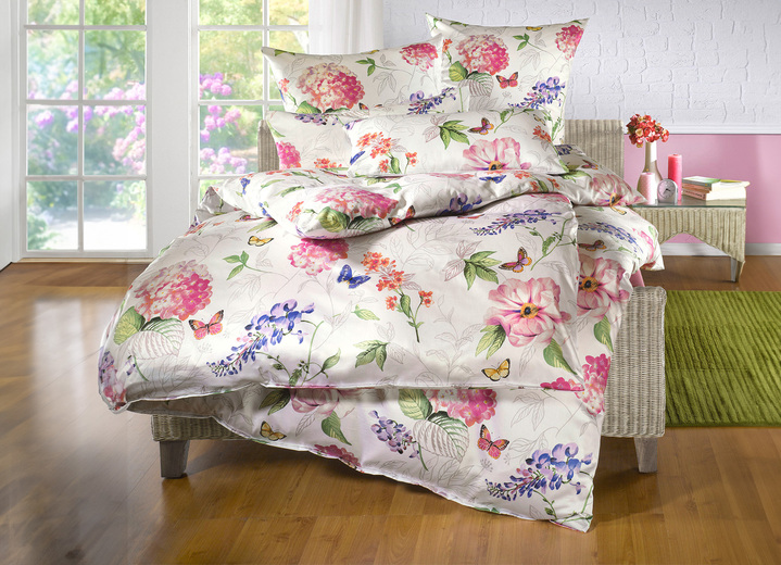 - «Estella» Bettwäsche-Garnitur, in Größe 112 (80x80 cm + 135x200 cm) bis 121 (40x80 cm, Kissenhülle), in Farbe WEISS