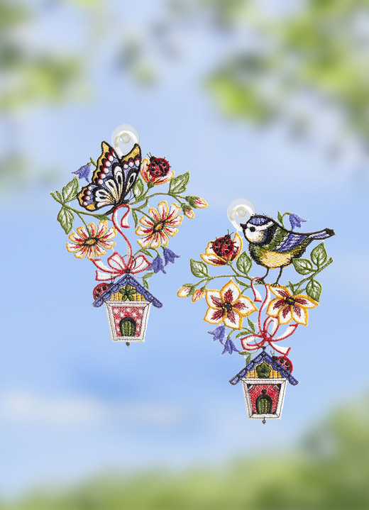 - Frühlingshaftes Fensterbild aus echter Plauener Spitze, in Farbe BUNT, in Ausführung Fensterbild Schmetterling im Vogelhaus