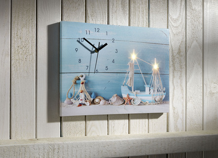 Maritime Wanduhr mit LED-Beleuchtung