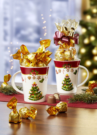 Kaffeebecher Christbaum mit süsser Füllung