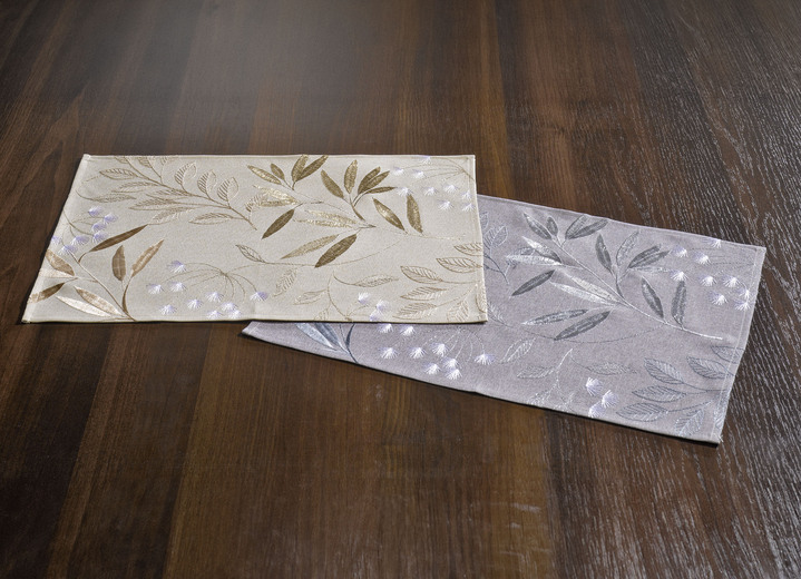 Tischdecken - Bestickte Tisch- und Raumdekoration mit Gräser- und Blätter-Dessin, in Größe 130 (2 Deckchen, 35x 50 cm) bis 404 (Kissenbezug, 40x 40 cm), in Farbe BEIGE Ansicht 1