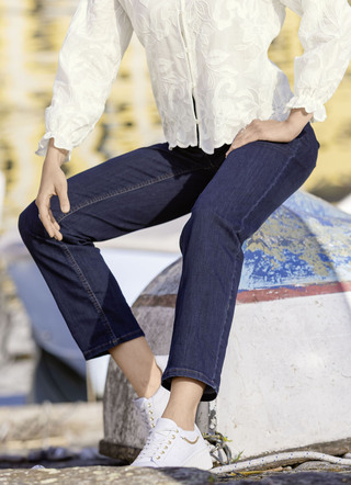Jeans mit elastischem Formbund
