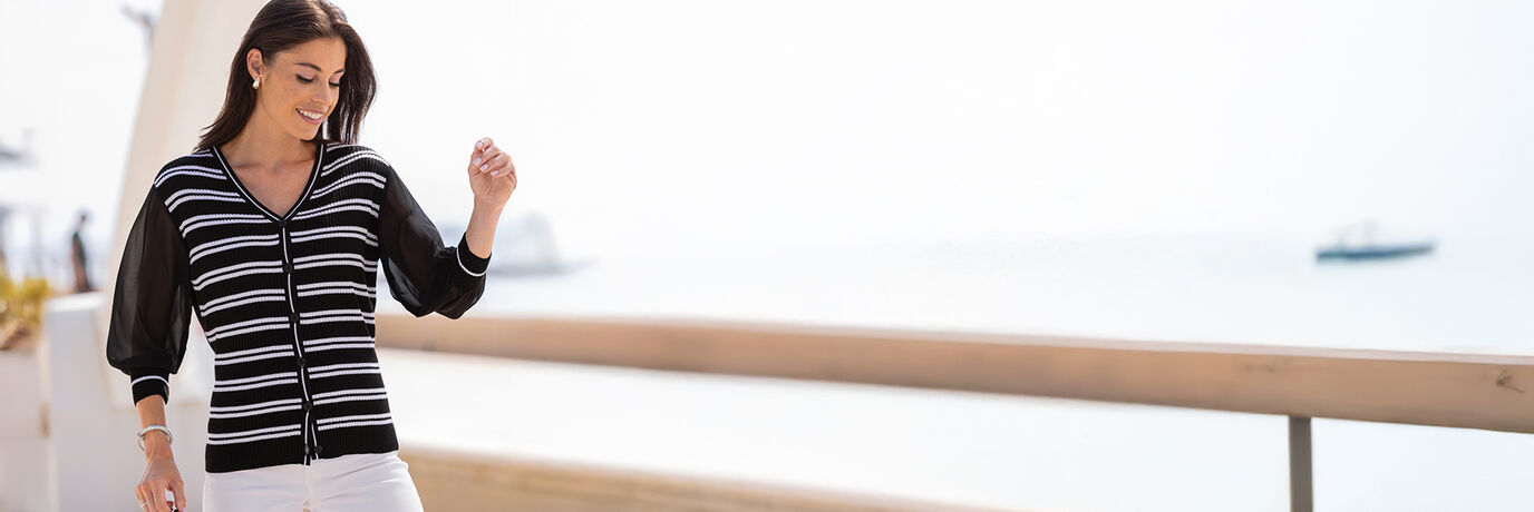 Dame in elegantem Oberteil