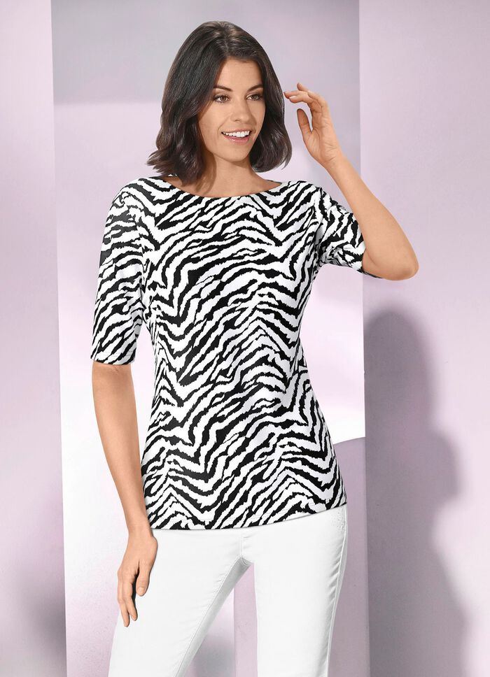 Shirt mit modisch flachem Halsausschnit  