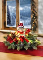 Beleuchtetes Gesteck mit LED-Lichterkette 