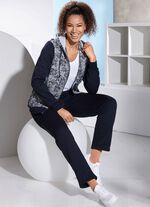 Freizeitanzug mit Kapuze 