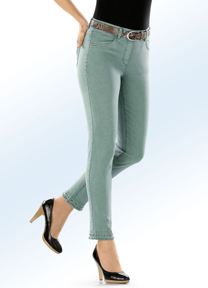 Magic-Jeans mit toller Nietenzier sowie angesagtem Fransensaum JADEGRÜN