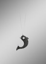 Delfin-Anhänger mit schwarzen Brillanten 