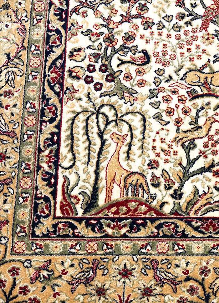 Br&uuml;cken und Teppiche in prachtvollem persischen Dessin 