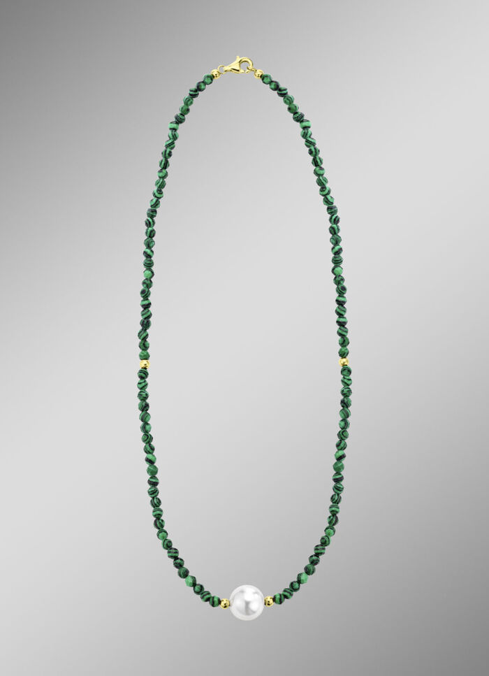 Halskette mit Perlenschimmer und Edelsteinglanz 