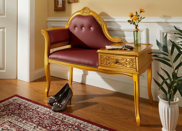 Teilmassive Sitzbank mit gepolsterter Sitzfl&auml;che 