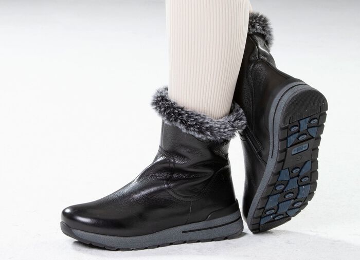 Caprice, gef&uuml;tterte Damen-Stiefeletten, Winterschuhe, Weite H, mit herausnehmbarem Fussbett SCHWARZ