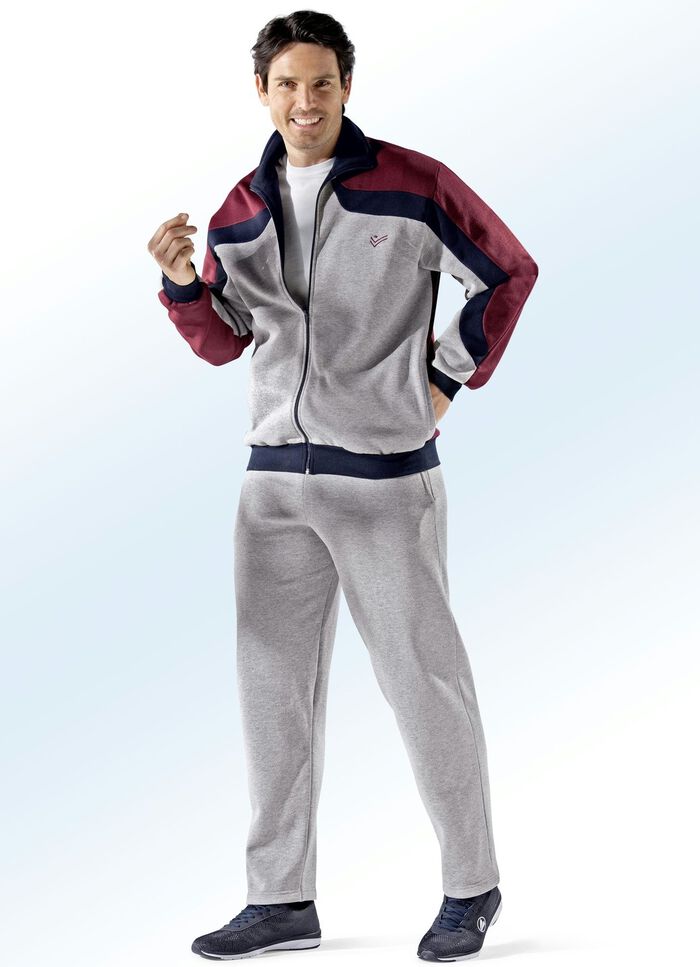 Freizeitanzug mit zwei Hosen 