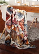 Wohndecke mit h&uuml;bschem H&auml;kelsaum 