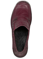 ELENA EDEN Slipper aus teilweise krokogeprägtem, schattiertem Nappaleder BURGUND