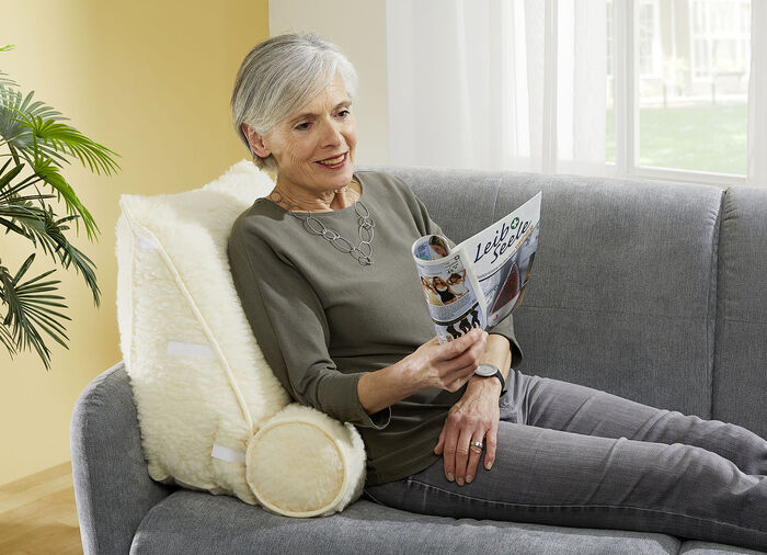 Schurwoll-R&uuml;ckenkissen mit Nackenrolle 