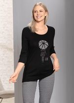 H&uuml;bsches Shirt mit aufwendiger Applikation 