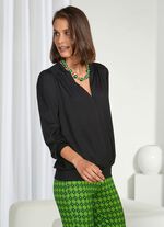 Shirt mit V-Ausschnitt in 2 Farben SCHWARZ