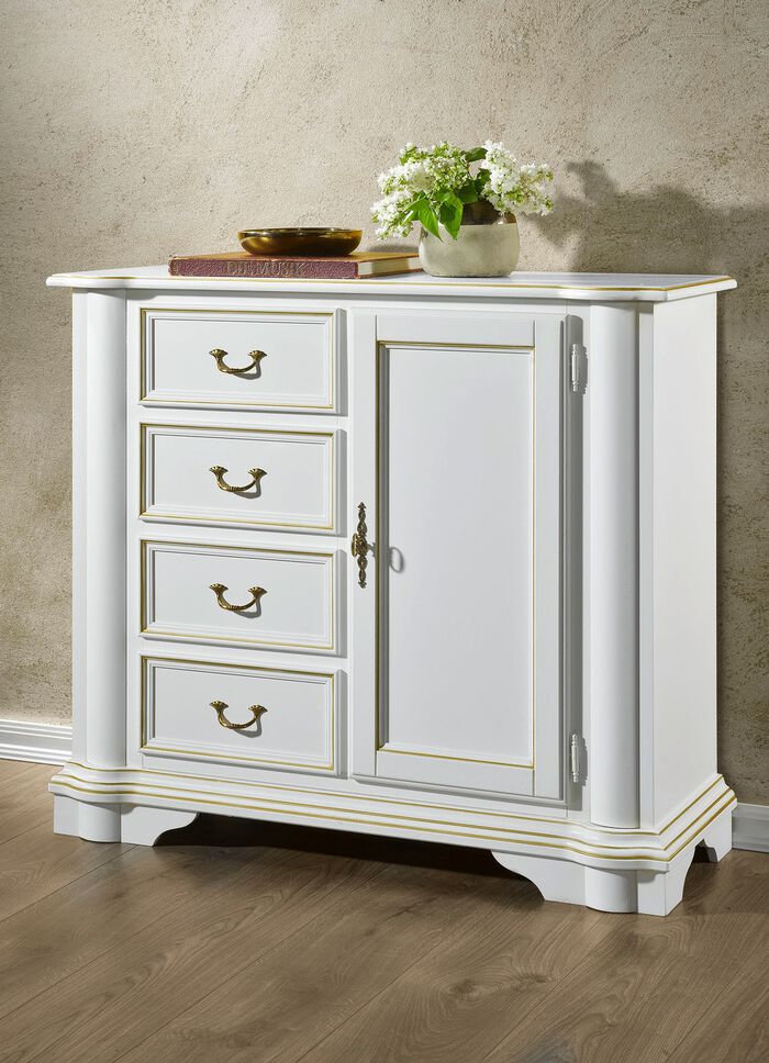 Kommodenserie aus teilmassivem Holz 