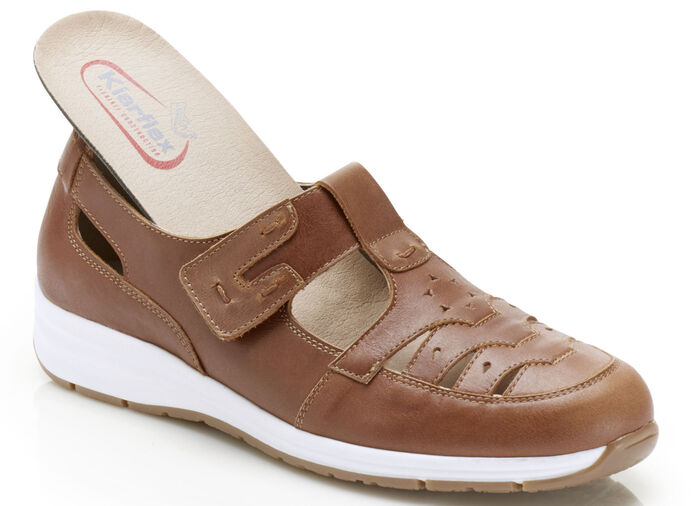 Slipper mit luftigen Durchbrüchen COGNAC