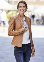 Lederkurzjacke mit einer Innentasche 