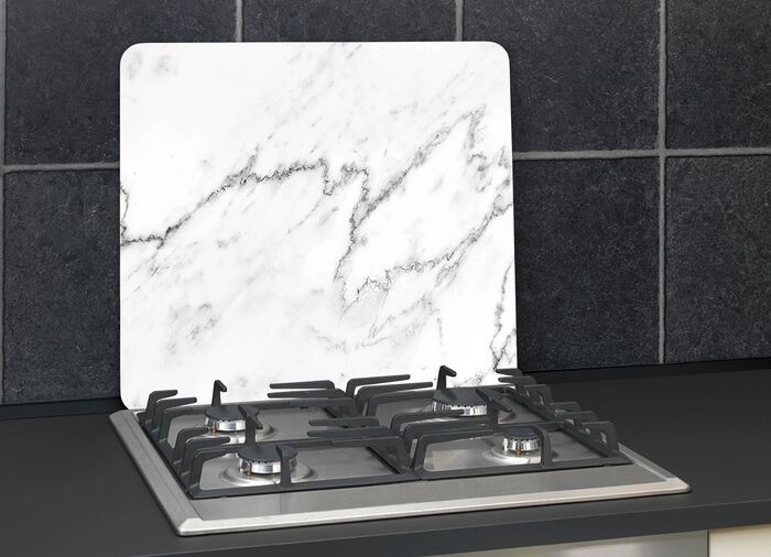 Wandblende aus Glas in Marmor-Optik 