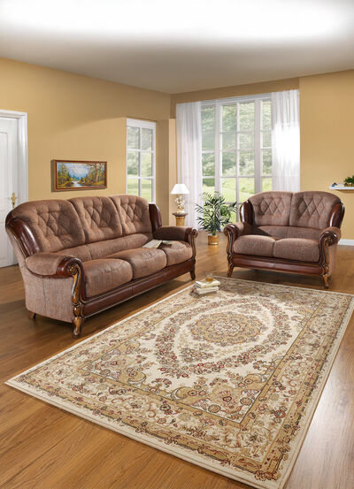 Polstermöbel mit edlen Holzchatosen 