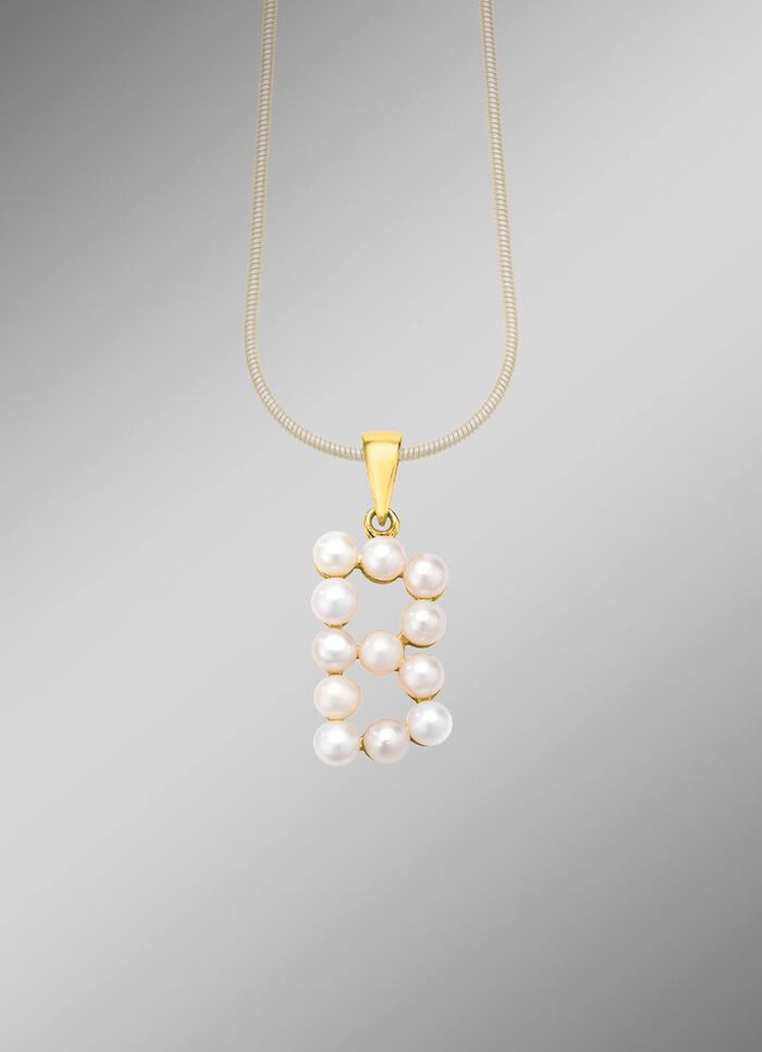 Personalisierte Eleganz: Buchstaben-Anh&auml;nger mit S&uuml;sswasser-Zuchtperlen 