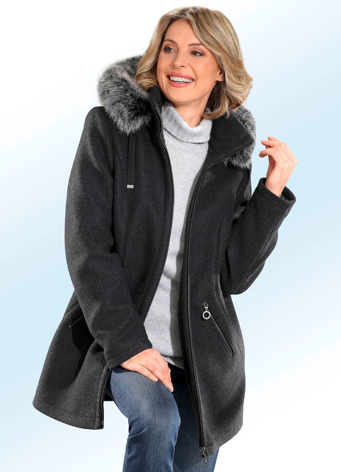 Jacke in stilvoller Schnittf&uuml;hrung 