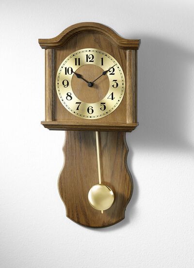 Wanduhr aus Holz mit Funkuhrwerk 