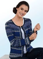 Strickjacke in modischem Streifendessin mit Mustermix 