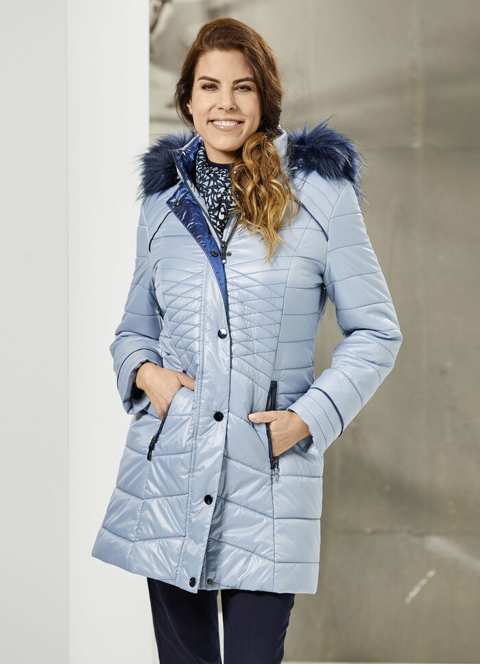 Longjacke mit jeansblauem Zierstepp 