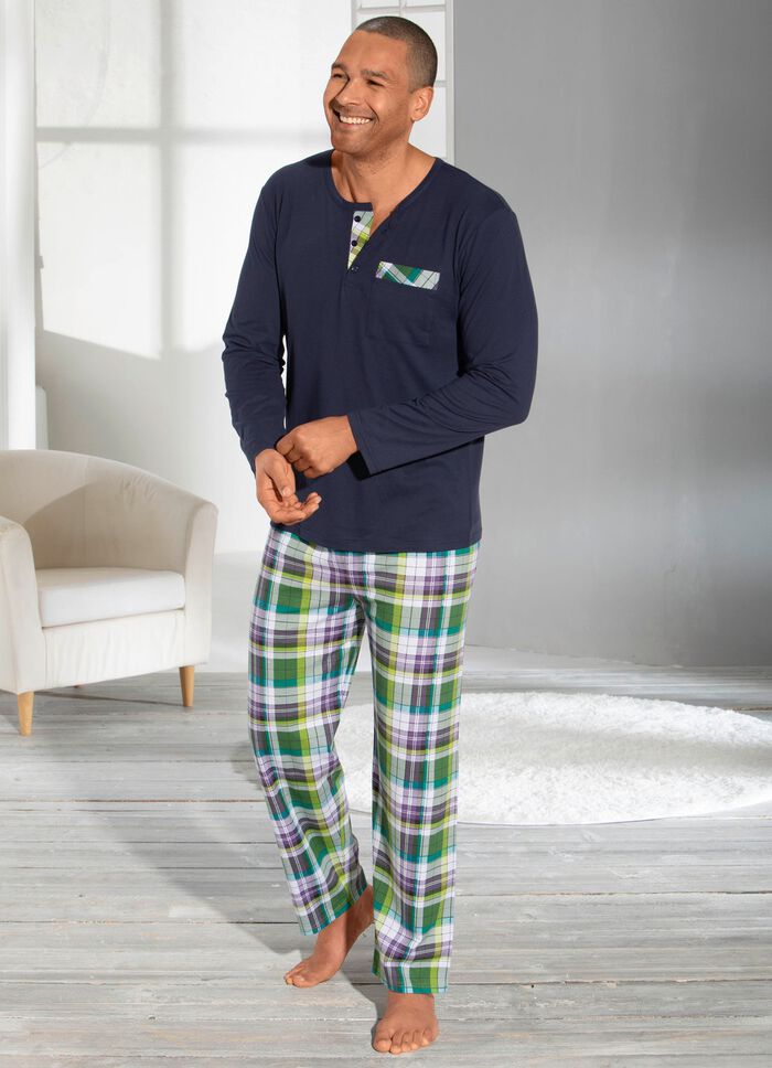Pyjama mit Knopfleiste, aufgesetzter Brusttasche und Karodessin 