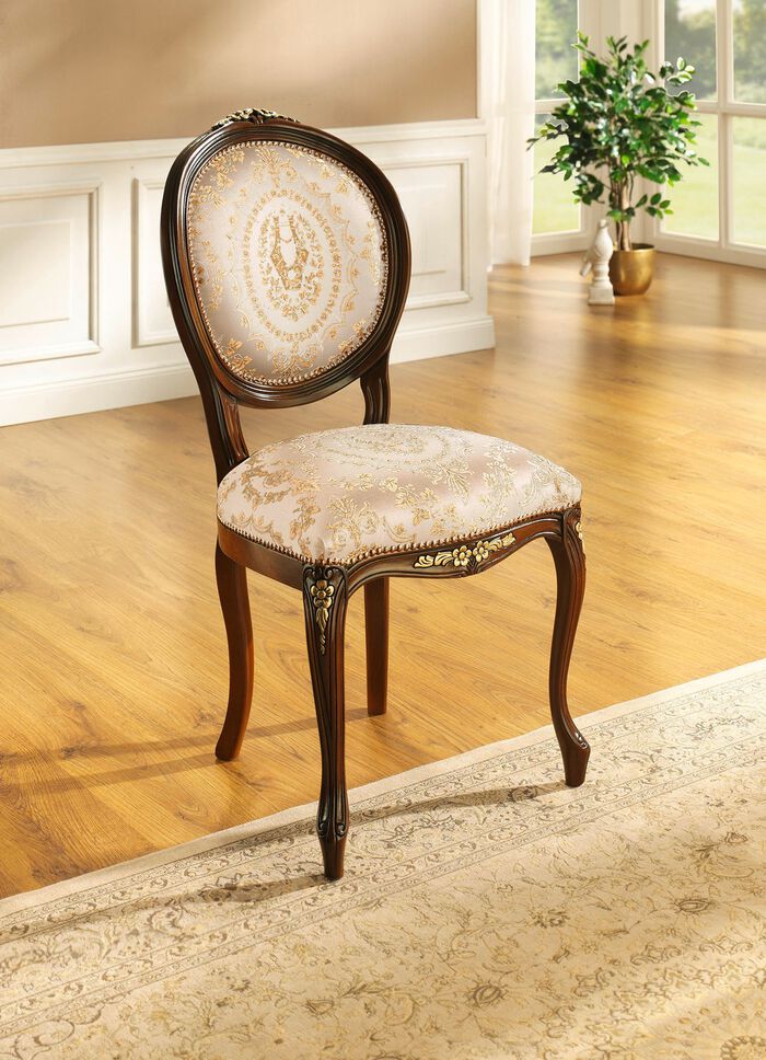 Klassischer Stuhl mit schönen Schnitzereien NUSSBAUM-BEIGE