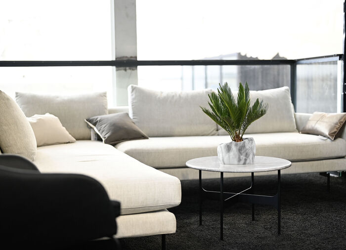 Pflanzenübertopf von Botanyia in edler Naturstein-Optik MARMORGRAU