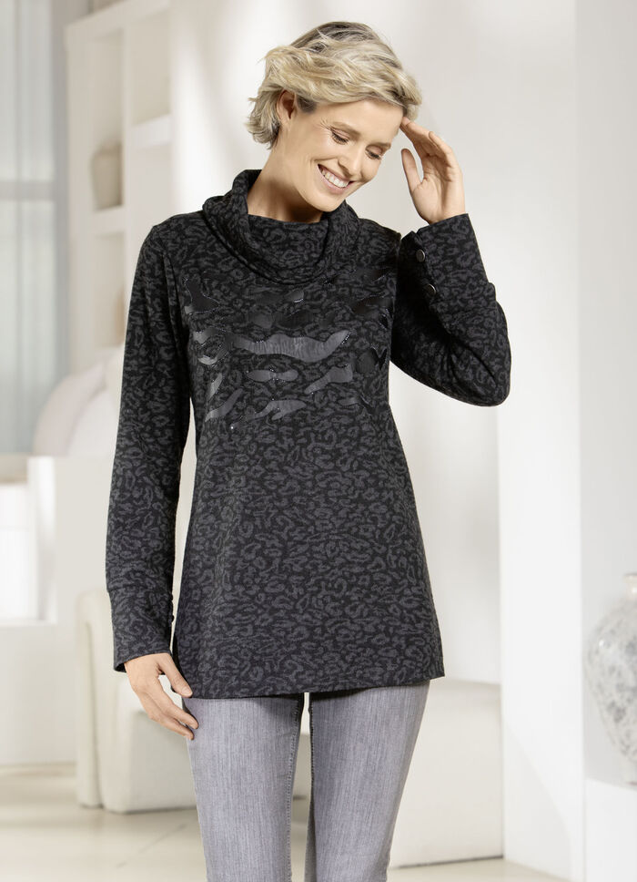 Rollkragenshirt mit Kontrastdruck 