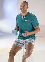Shorty mit Knopfleiste, Brusttasche und Karodessin 