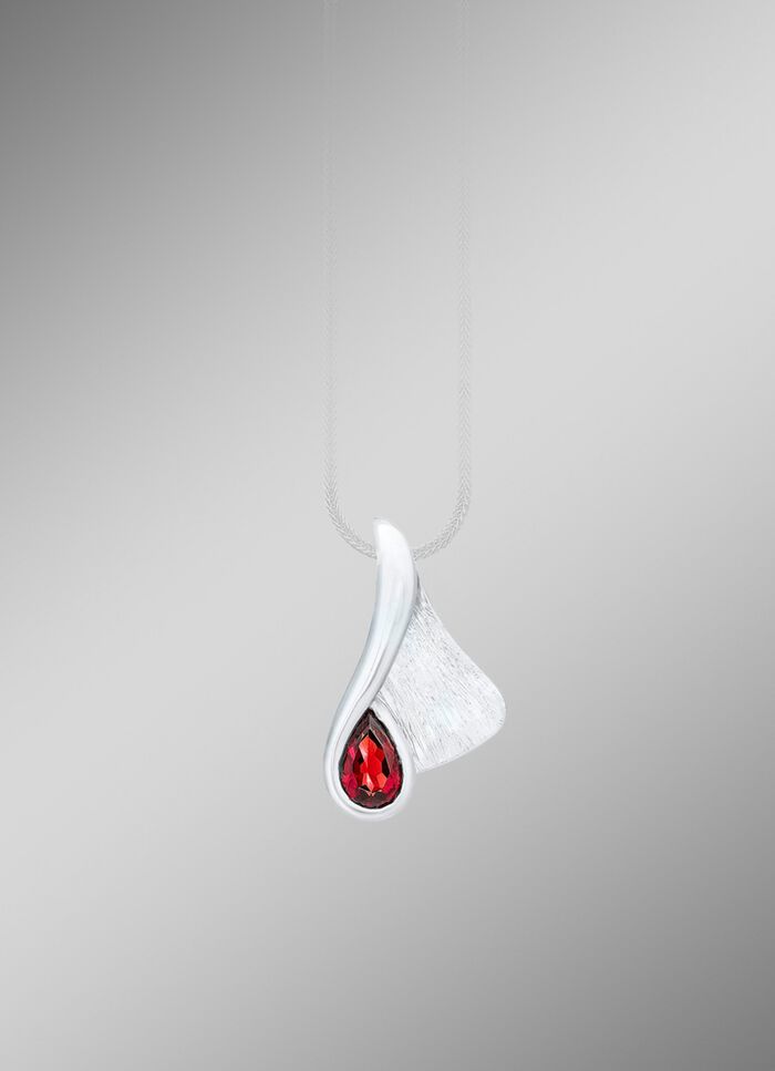 Faszinierender Anh&auml;nger mit Granat 