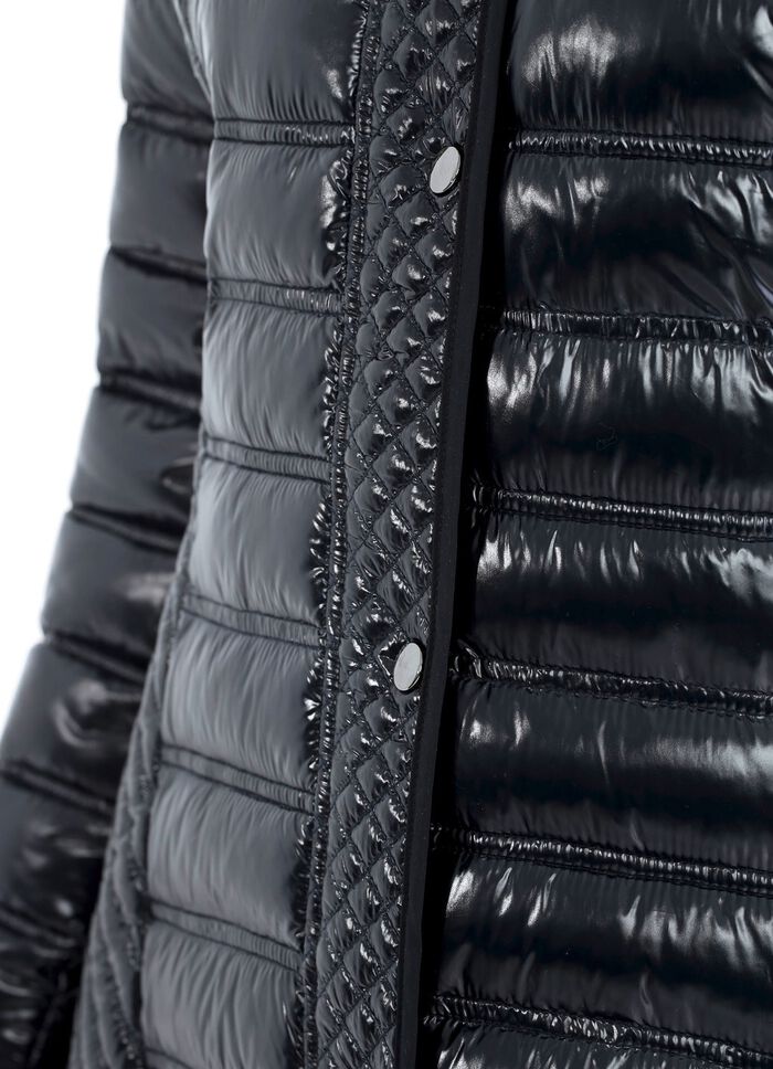 Jacke mit verschiedenen Steppvariationen 