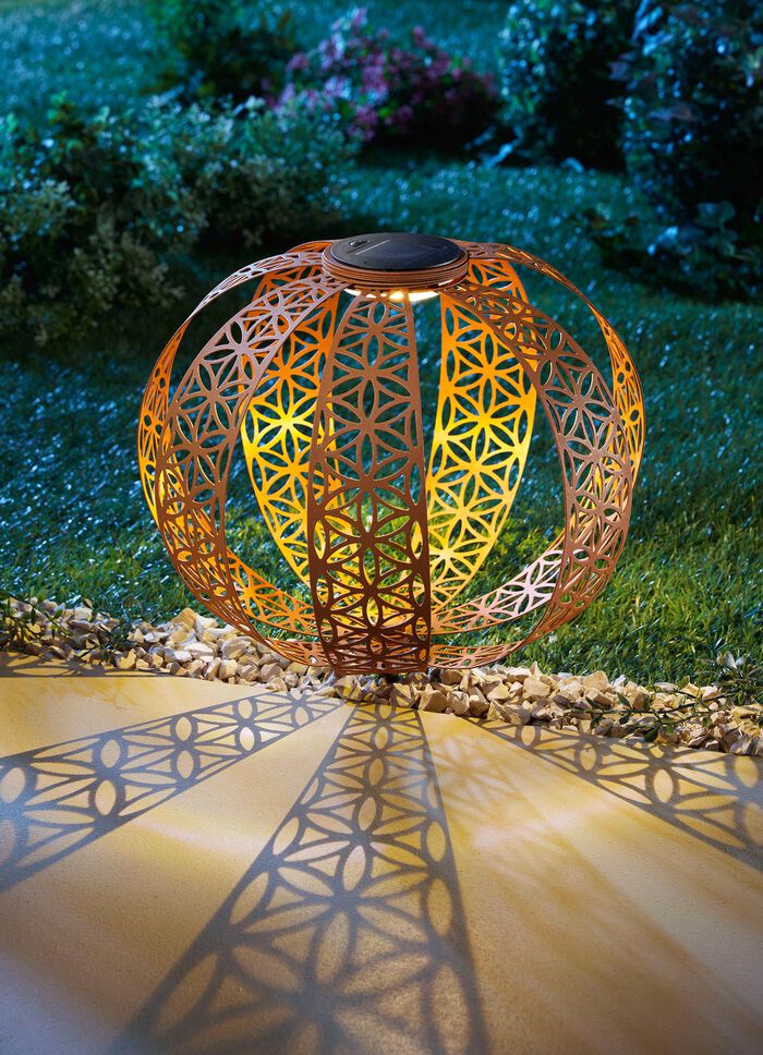 Solarleuchte mit Erdspiess 