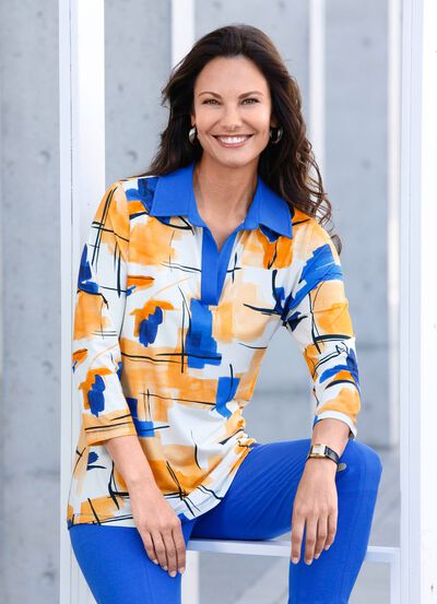 Ausdrucksstarkes Poloshirt mit V-Ausschnitt 