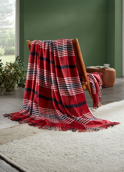 Wohndecke mit Karo-Dessin und Fransen 