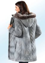 Kurzmantel mit kontrastfarbenen Akzente 