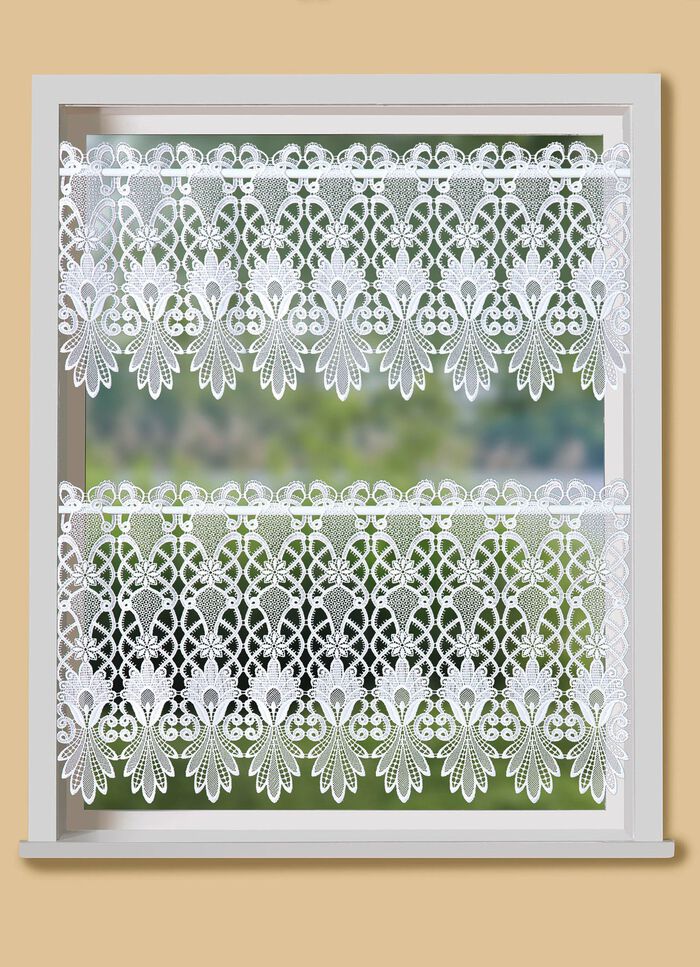 Kurzvorhang mit aufwendigem Macram&eacute;-Abschluss 