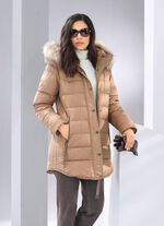 Funktionsjacke mit figurfreundlicher L&auml;ngssteppung seitlich 