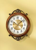 Wanduhr im Nostalgie-Design 