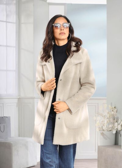 Jacke mit aparter Kragenl&ouml;sung 