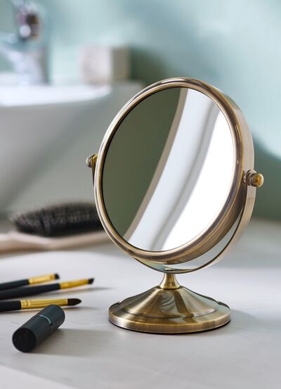 Kosmetik-Spiegel mit stabilem Metallgeh&auml;use 